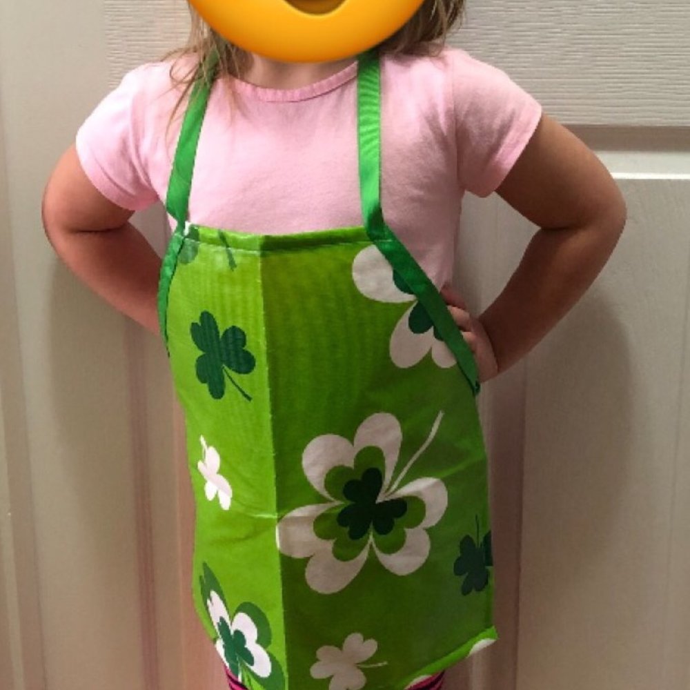St Patrick Day Shamrock Clover apron for kids.  Made in Canada